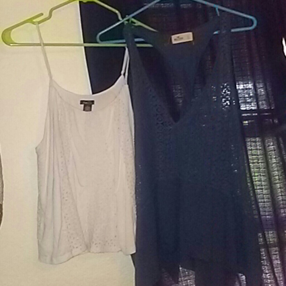 2 spaghetti strap tanks